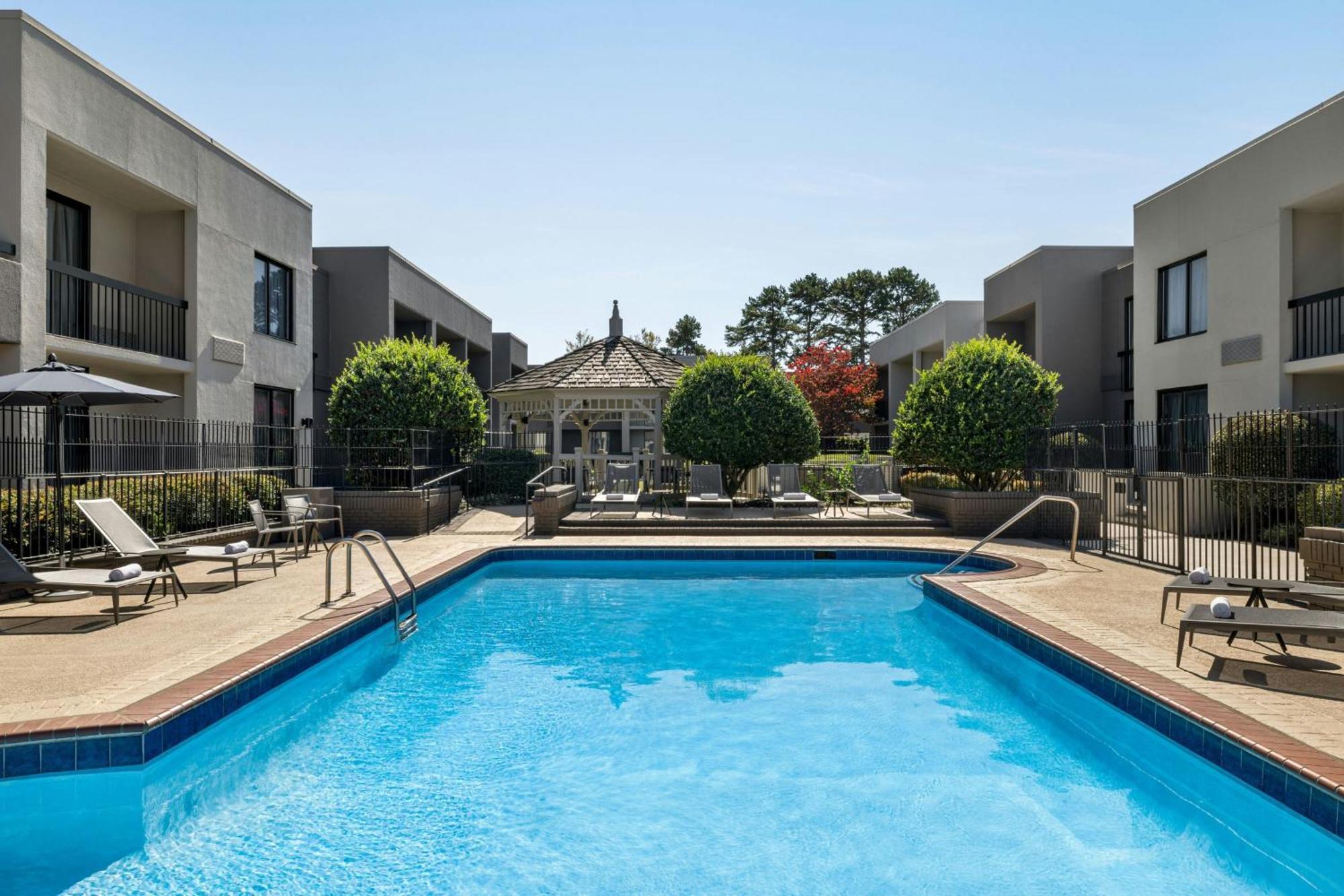 Courtyard Atlanta Northlake Tucker Exterior photo